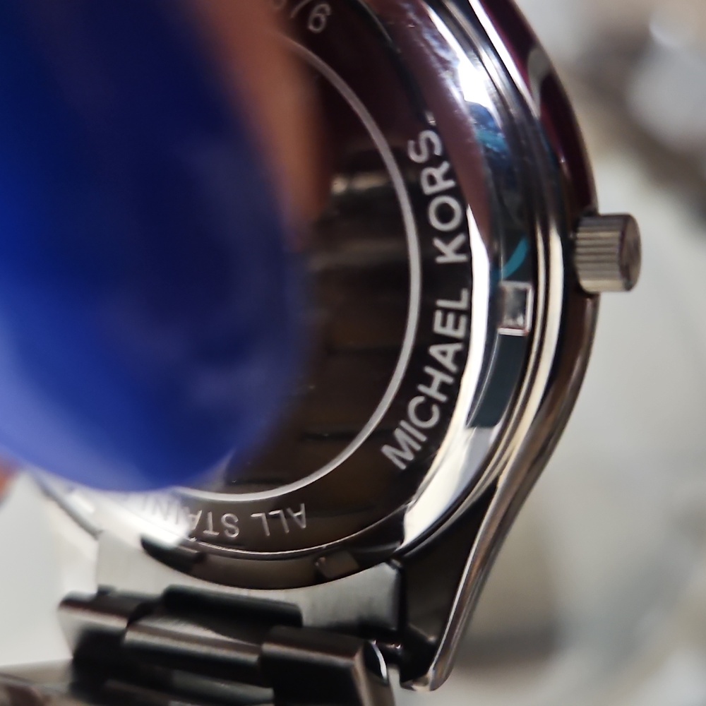 Michael Kors Slim Runway Watch - Picture 5 of 7